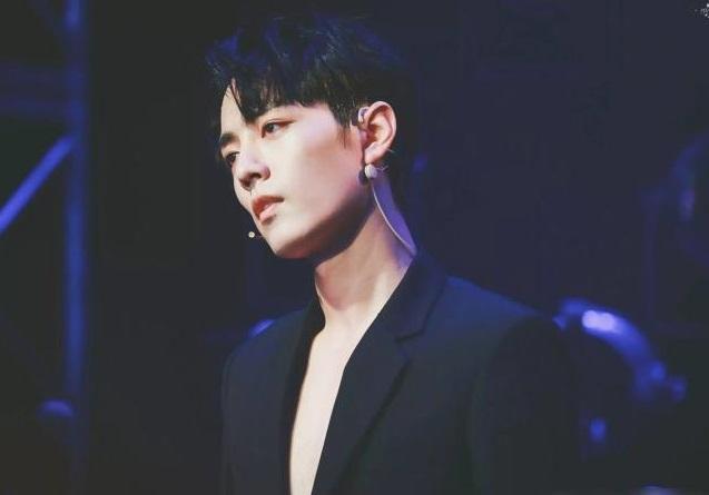 粉丝|肖战出道四周年纪念，粉丝晒回忆让人泪目，顶流绝非想象中容易！