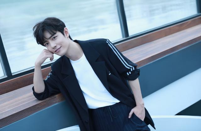 粉丝|肖战出道四周年纪念，粉丝晒回忆让人泪目，顶流绝非想象中容易！