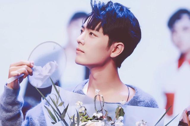 粉丝|肖战出道四周年纪念，粉丝晒回忆让人泪目，顶流绝非想象中容易！