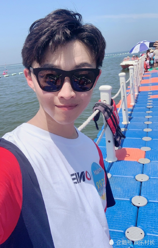 谢明皓晒与蔡徐坤聊天记录,碰瓷肖战欲挑起顶流之战,将举办媒体发布会