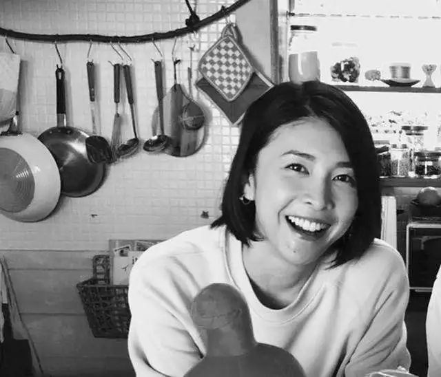 竹内结子|绝美治愈系巨星也选择自杀……今年到底怎么了？