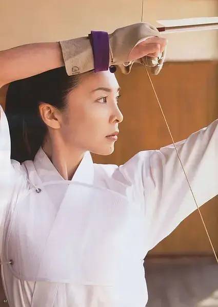 竹内结子|绝美治愈系巨星也选择自杀……今年到底怎么了？