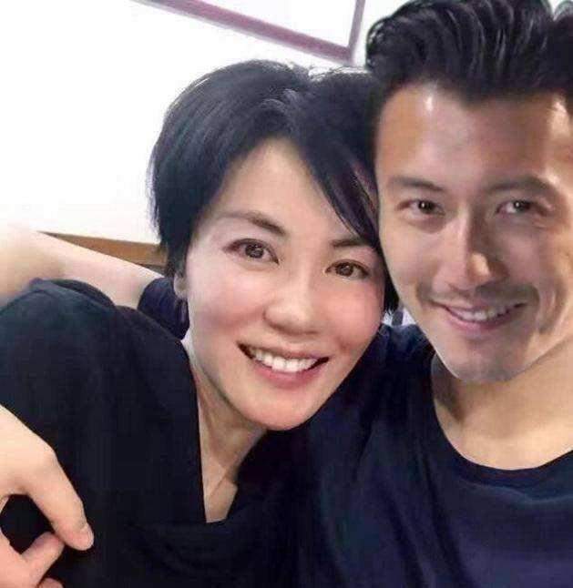 王菲|王菲被“正式警告”？中国知名作家：三个月必须明确和谢霆锋关系