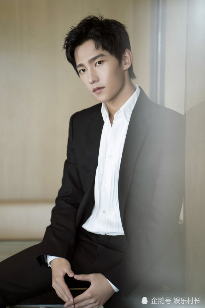 杨洋|李沁回应工作室撤下单身声明，解释过于含糊，杨洋工作室随后立马表态