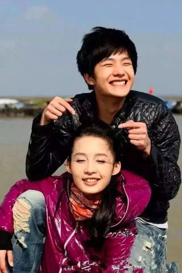 李沁|李沁撤掉单身声明疑已脱单，网曝对象可能是杨洋或者王嘉尔？