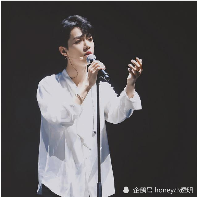 肖战|肖战出道至今越黑越红？正因为了解他的为人，粉丝才会选择去爱！