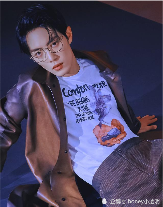 肖战|肖战出道至今越黑越红？正因为了解他的为人，粉丝才会选择去爱！