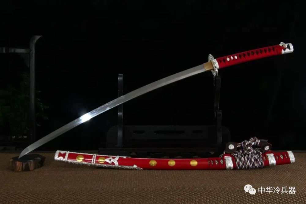 冷兵器|一寸长一寸强！堪称完美的骑兵破甲冷兵器——镀银太刀