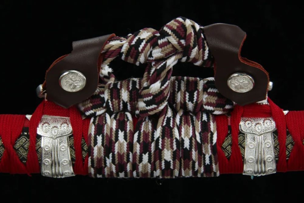 冷兵器|一寸长一寸强！堪称完美的骑兵破甲冷兵器——镀银太刀