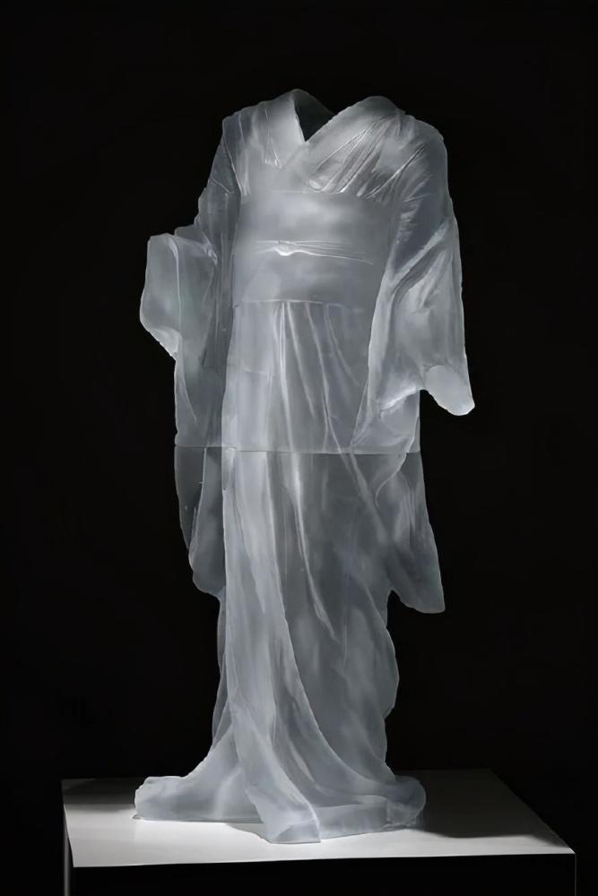 凯伦·拉蒙特|他用500斤玻璃做出高定婚纱，惊艳时装秀，网友：透明的怎么穿