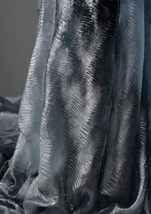 凯伦·拉蒙特|他用500斤玻璃做出高定婚纱，惊艳时装秀，网友：透明的怎么穿