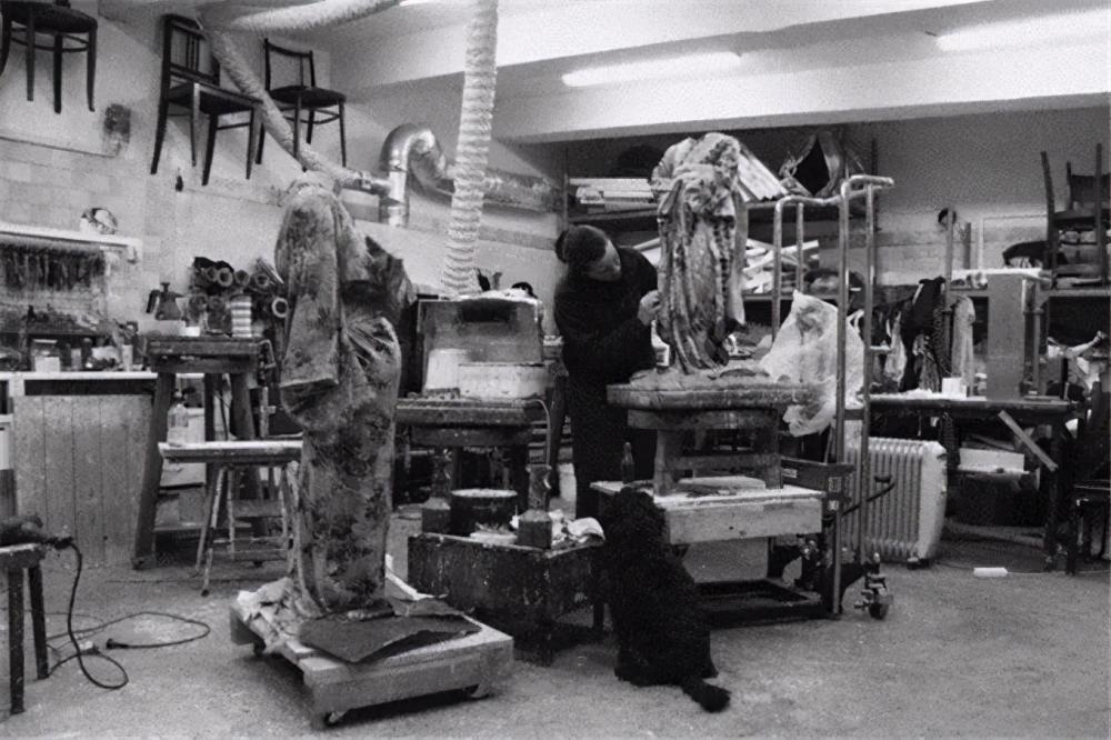 凯伦·拉蒙特|他用500斤玻璃做出高定婚纱，惊艳时装秀，网友：透明的怎么穿