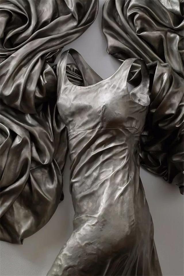 凯伦·拉蒙特|他用500斤玻璃做出高定婚纱，惊艳时装秀，网友：透明的怎么穿