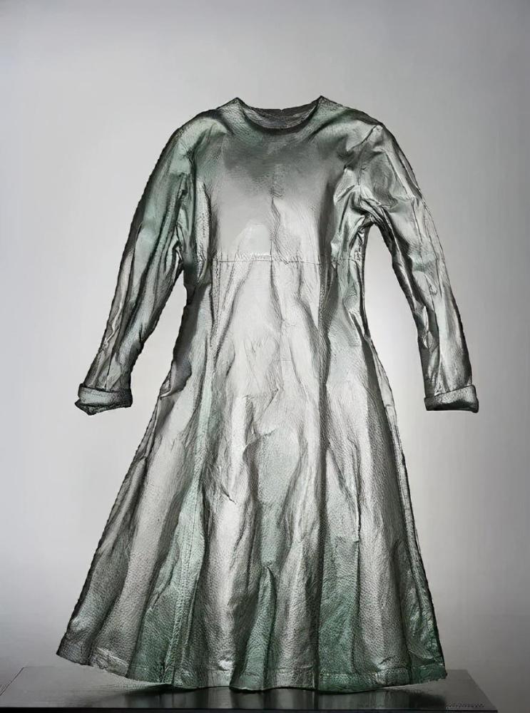 凯伦·拉蒙特|他用500斤玻璃做出高定婚纱，惊艳时装秀，网友：透明的怎么穿