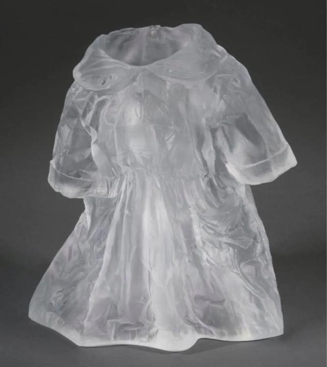 凯伦·拉蒙特|他用500斤玻璃做出高定婚纱，惊艳时装秀，网友：透明的怎么穿