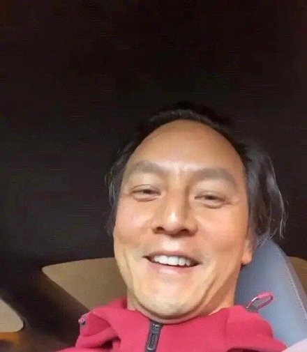 近日引起热议的吴彦祖自拍来自其5天前分享的视频