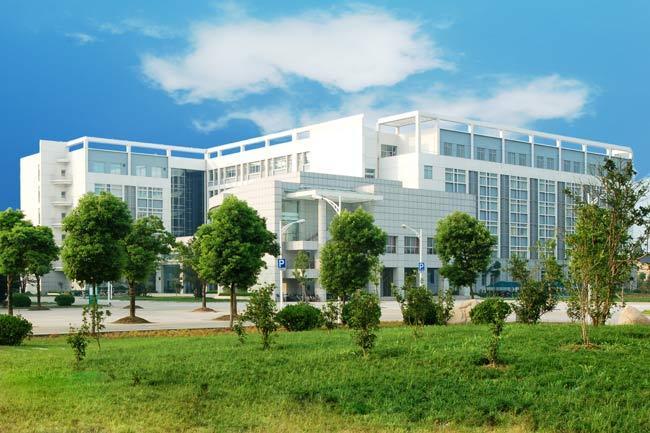 江苏盐城申办"盐城大学"!两校合并筹建如何?都是"一本"院校!_腾讯新闻