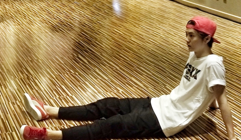 关晓彤|关晓彤瘦身成功，展锁骨下颚线语气嘚瑟，不忘学鹿晗穿衣大秀恩爱