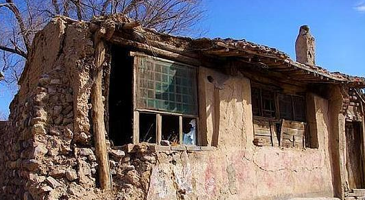 心理学:你认为下面4间房子那一间最破旧?测出你还要穷多久?_腾讯新闻