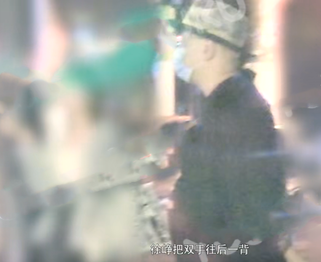 徐峥|开始减肥了？徐峥晚饭后不乘车改街头暴走，骑单车5公里快速燃脂