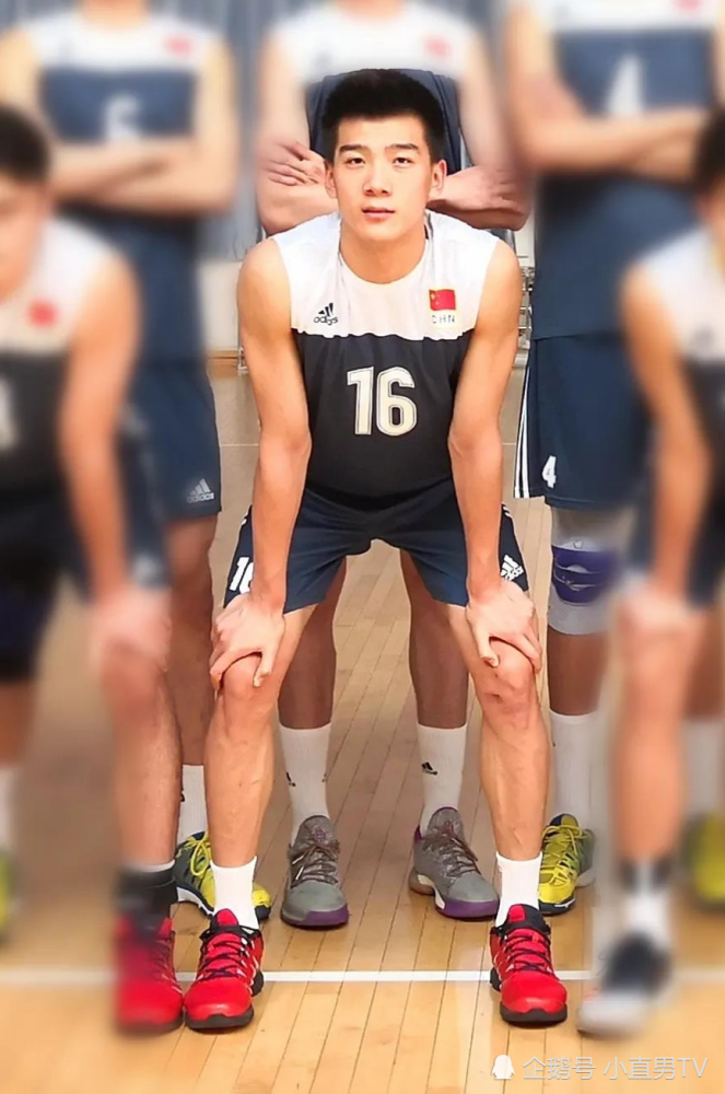 00后男排运动员火了!195大长腿的山东小哥,颜值身材都在线!_腾讯新闻