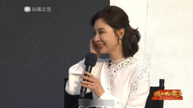 陈数|43岁陈数未修图曝光，女神正在自然老去，与精修图差异过大被质疑整容