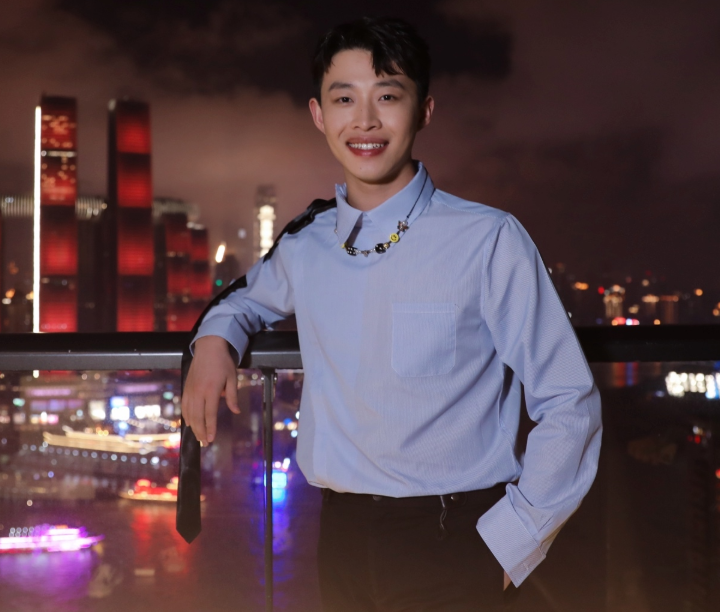 蔡徐坤|跟蔡徐坤攀兄弟，拒绝成下一个肖战，这个“全能艺人”在搞啥？