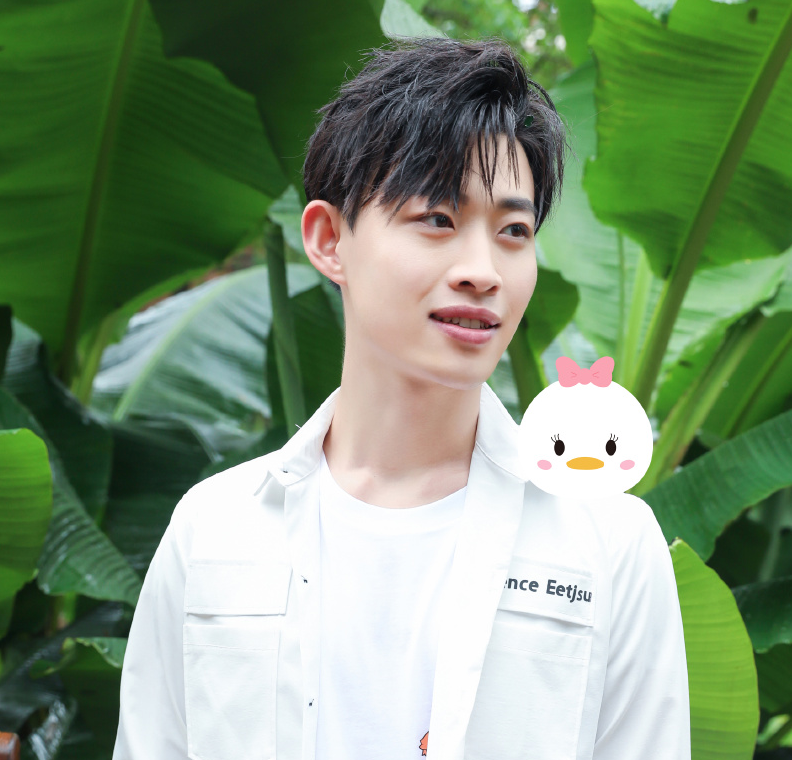 蔡徐坤|跟蔡徐坤攀兄弟，拒绝成下一个肖战，这个“全能艺人”在搞啥？