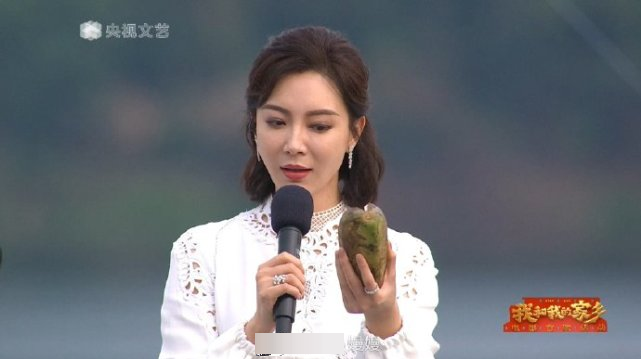 陈数|43岁陈数未修图曝光，女神正在自然老去，与精修图差异过大被质疑整容