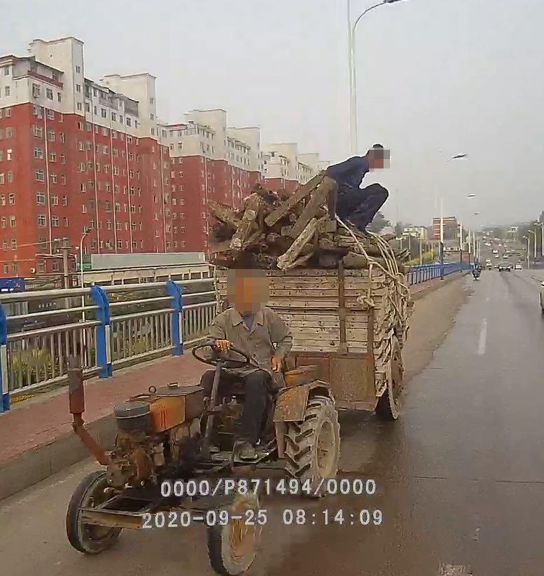 各村注意井陉一拖拉机被查原因