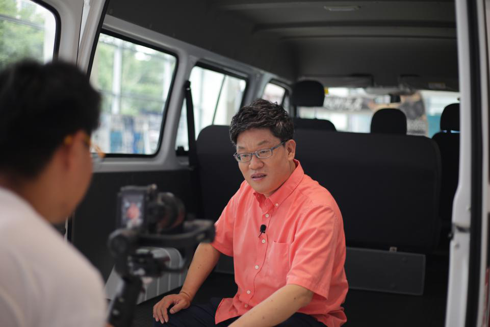 与媒体评论人俞柏鸿老师一同感受江铃汽车盛宴