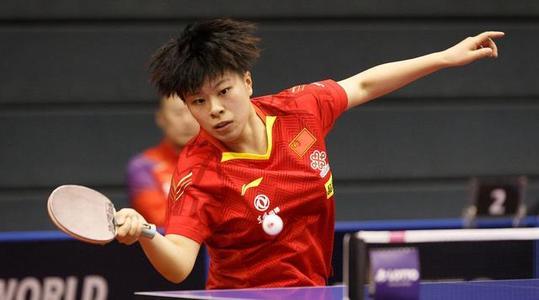 王艺迪在国家队的年龄稍显尴尬,比起中生代的陈梦,朱雨玲她年龄更轻