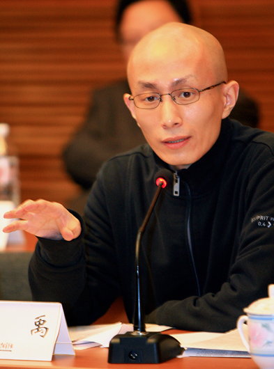 新闻联播首位评论员杨禹现场无稿直播的他到底有多豪横