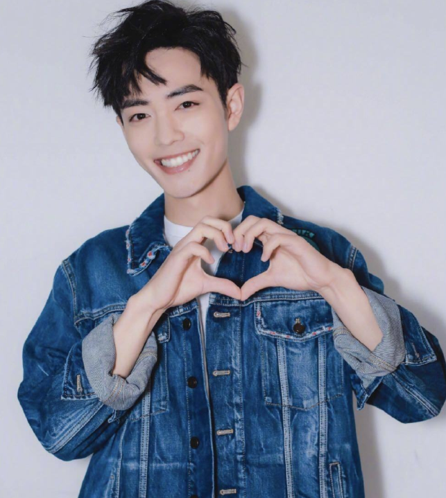 肖战|肖战出道四周年！生日当天特地晒小视频，登上海外热搜第一