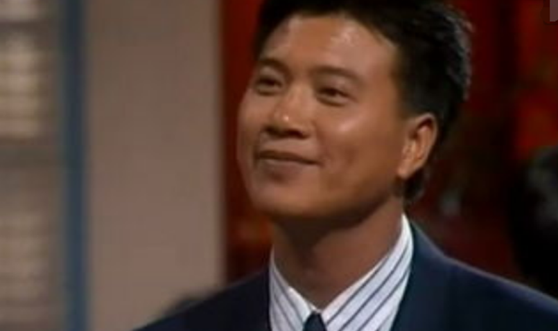 万梓良|万梓良：63岁疾病缠身，仍坚持商演，只怕小16岁妻子无人照顾