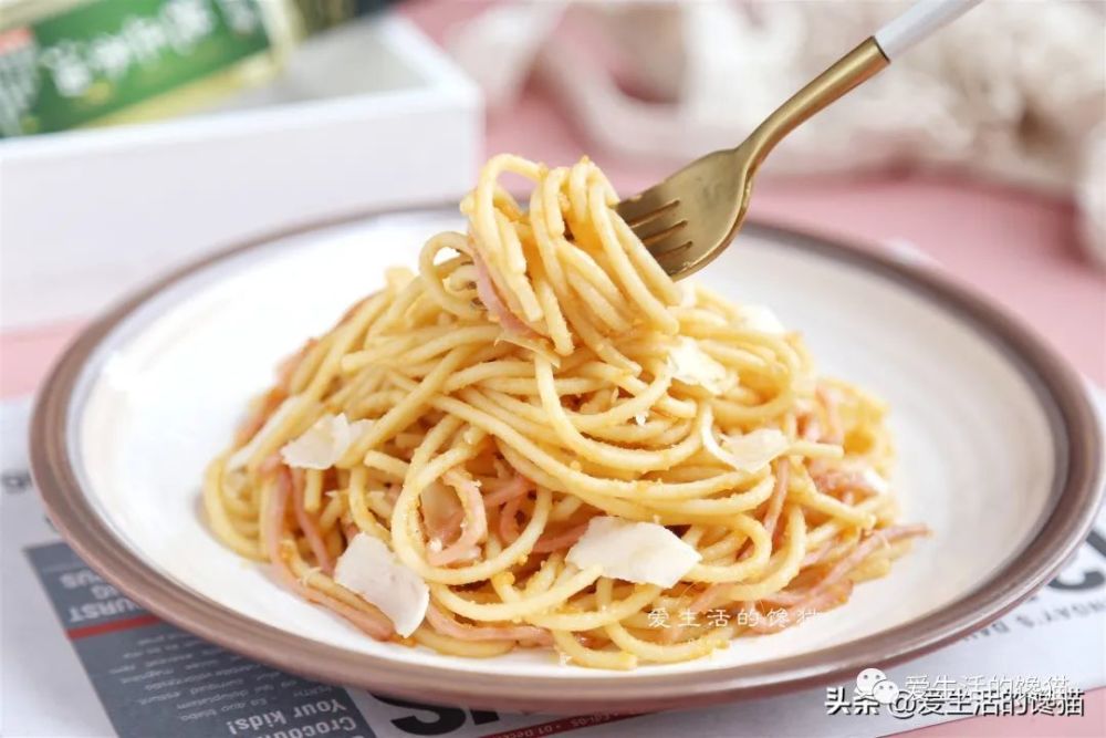 爆款减脂餐:咸蛋黄奶酪意面,香软好吃,能吃饱不长肉
