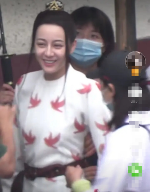 迪丽热巴|迪丽热巴的脸太局限，同款古装发型，赵丽颖杨紫灵动可爱她像男的