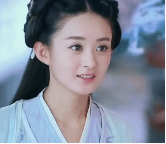 迪丽热巴|迪丽热巴的脸太局限，同款古装发型，赵丽颖杨紫灵动可爱她像男的