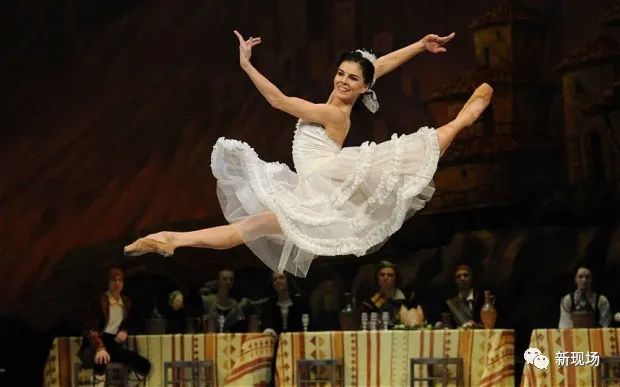 娜塔莉娅·奥西波娃|一见倾心，抵抗都是徒劳的