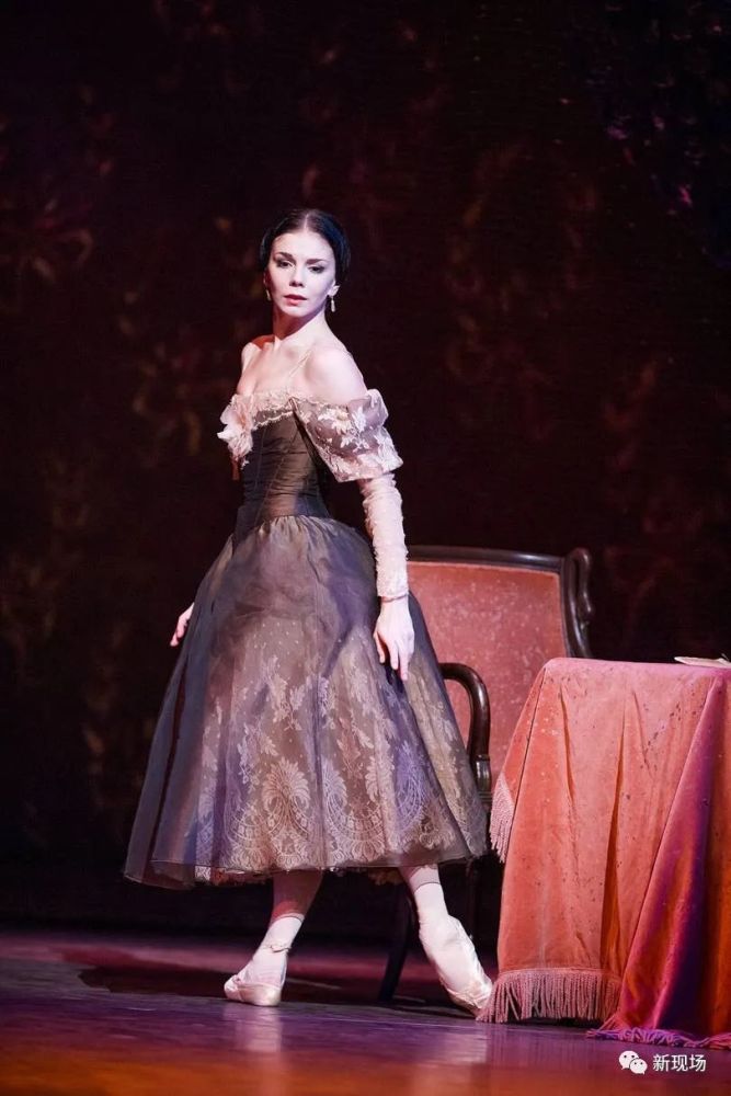 娜塔莉娅·奥西波娃|一见倾心，抵抗都是徒劳的