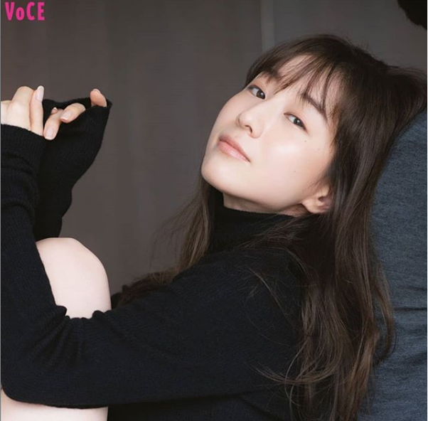 田中美奈实|日本娱乐圈年度最美面孔公布！网友狠批其整容，旧照被扒多次变脸