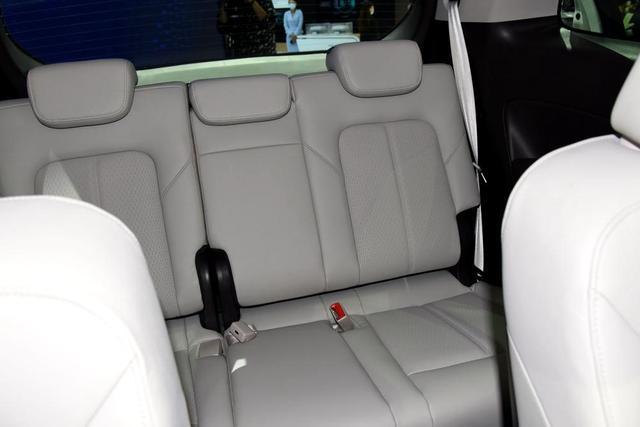 商务mpv|北京车展传祺M8上市，起步价不到18万的MPV值不值？