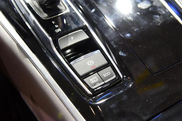 商务mpv|北京车展传祺M8上市，起步价不到18万的MPV值不值？