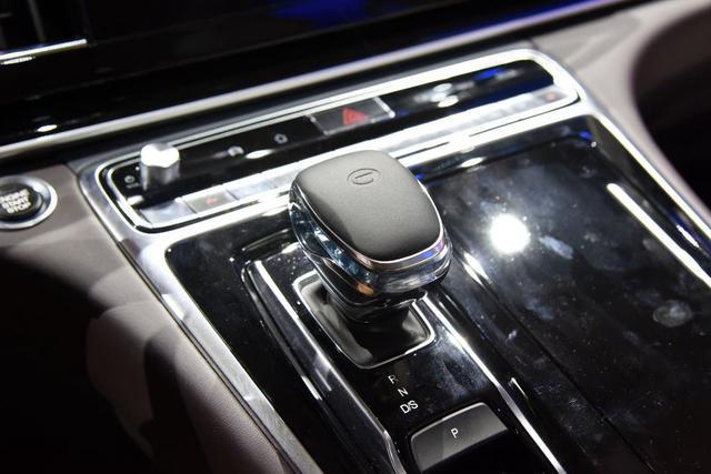 商务mpv|北京车展传祺M8上市，起步价不到18万的MPV值不值？