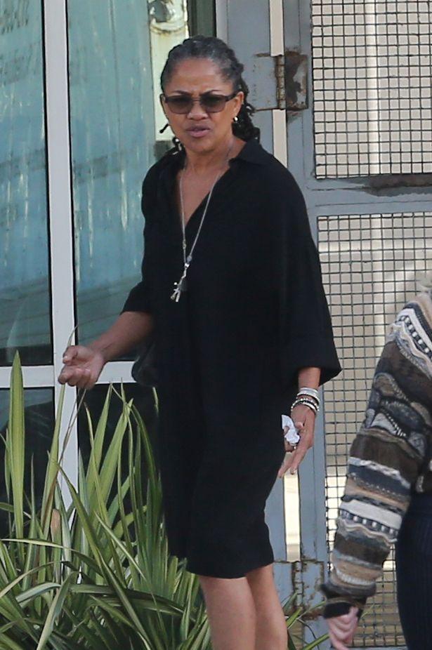 梅根|梅根哈里将拍真人秀展示真实生活，64岁母亲老年创业喜当企业家