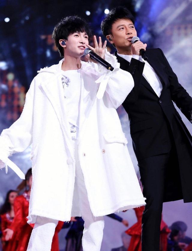 李克勤|52岁李克勤坦言近期没工作，零收入，为赚儿子生活费很艰难