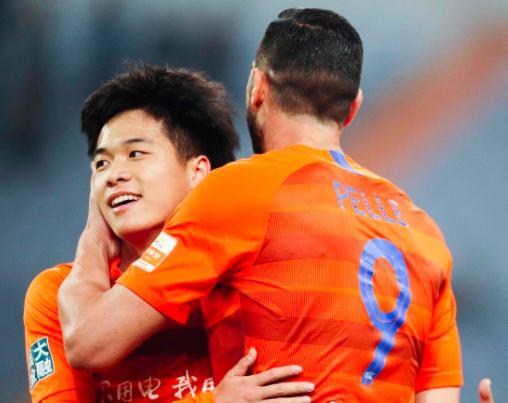 中超|李霄鹏向国安下战书，鲁媒：鲁能有两大优势！北京签欧洲国脚回应