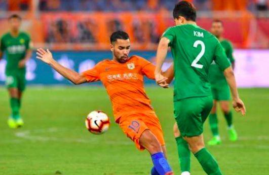 中超|李霄鹏向国安下战书，鲁媒：鲁能有两大优势！北京签欧洲国脚回应