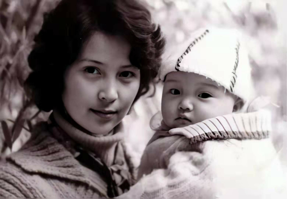 林心如|无法重拍的瞬间：脸上抹蛋糕的林心如，荡秋千的林青霞，瀑布下的张曼玉