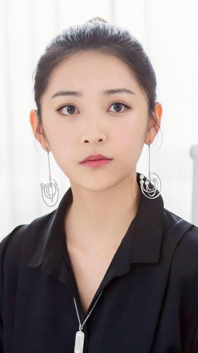 女神陈昊蓝第6594期气质潮流美图欣赏